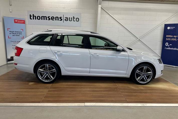 Hvid Skoda Octavia fra 2016