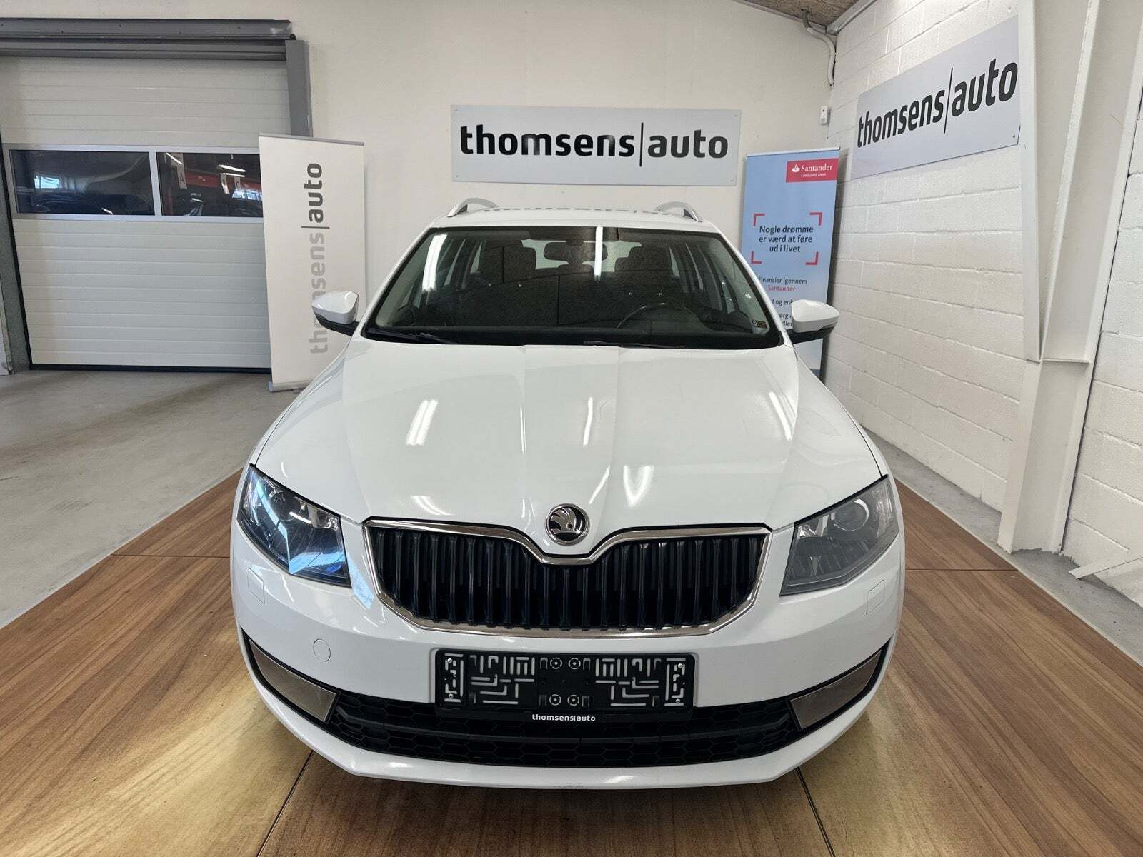 Hvid Skoda Octavia fra 2016