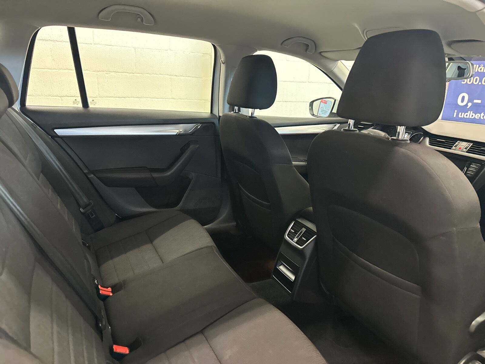 Hvid Skoda Octavia fra 2016