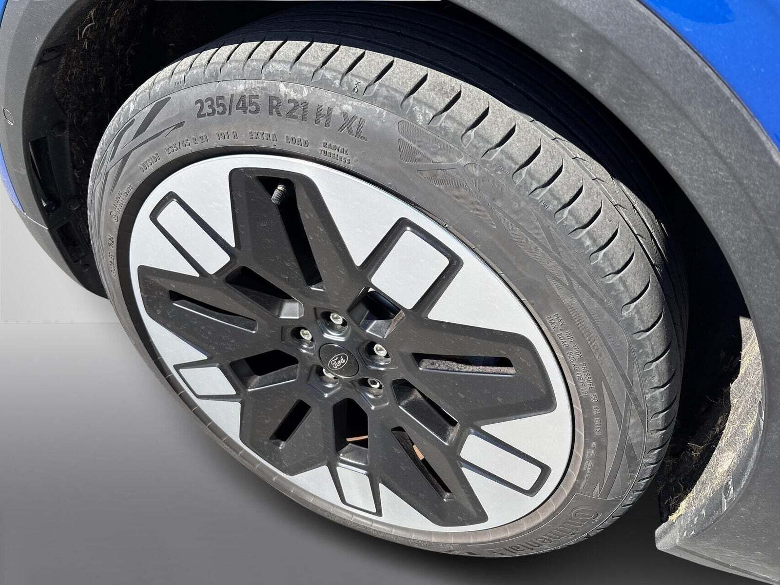 Blå Ford Explorer fra 2024