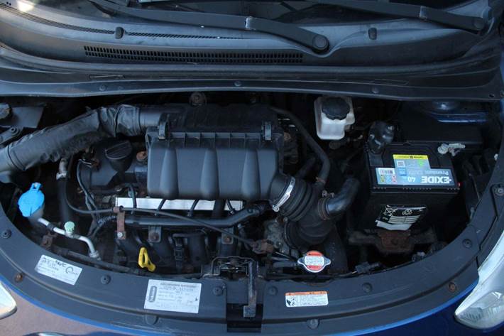 Blå Hyundai i10 fra 2012