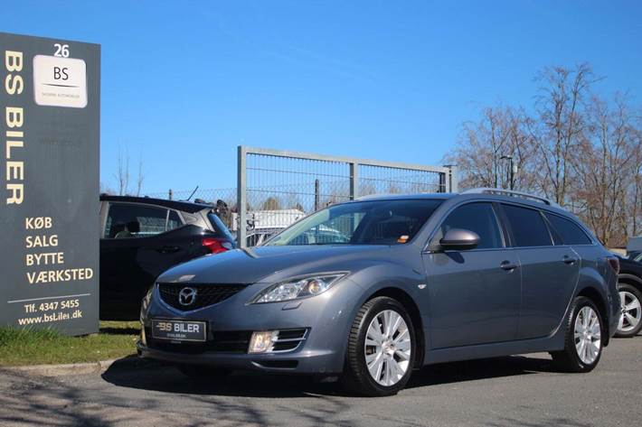 Grå Mazda 6 fra 2008