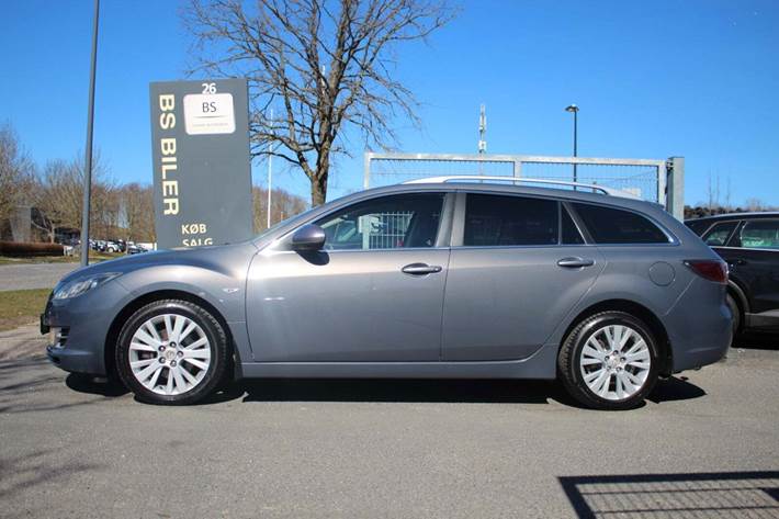 Grå Mazda 6 fra 2008