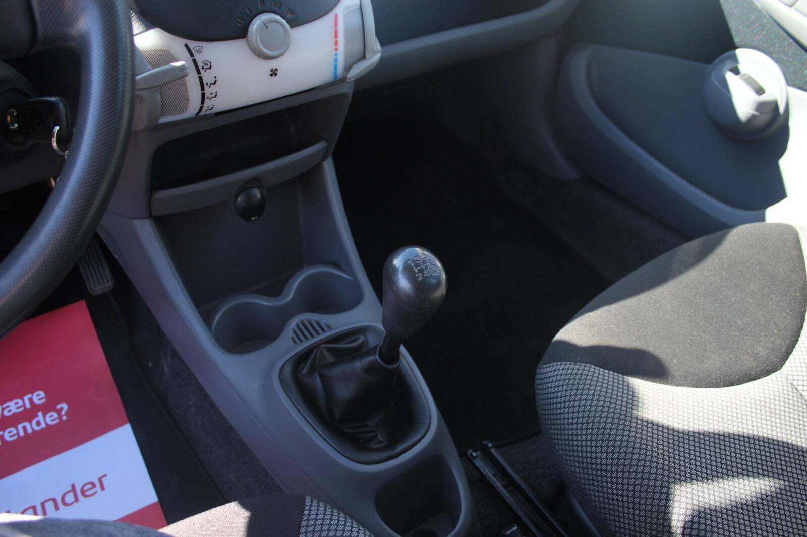 Grå Toyota Aygo fra 2006