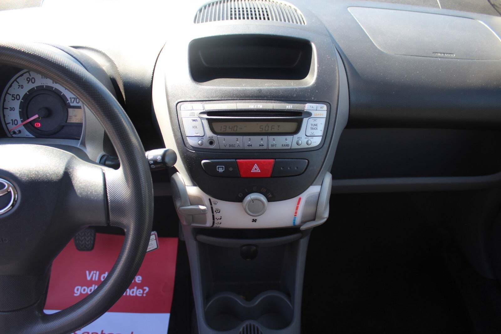Grå Toyota Aygo fra 2006