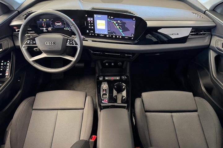 Hvid Audi Q6 e-tron fra 2025
