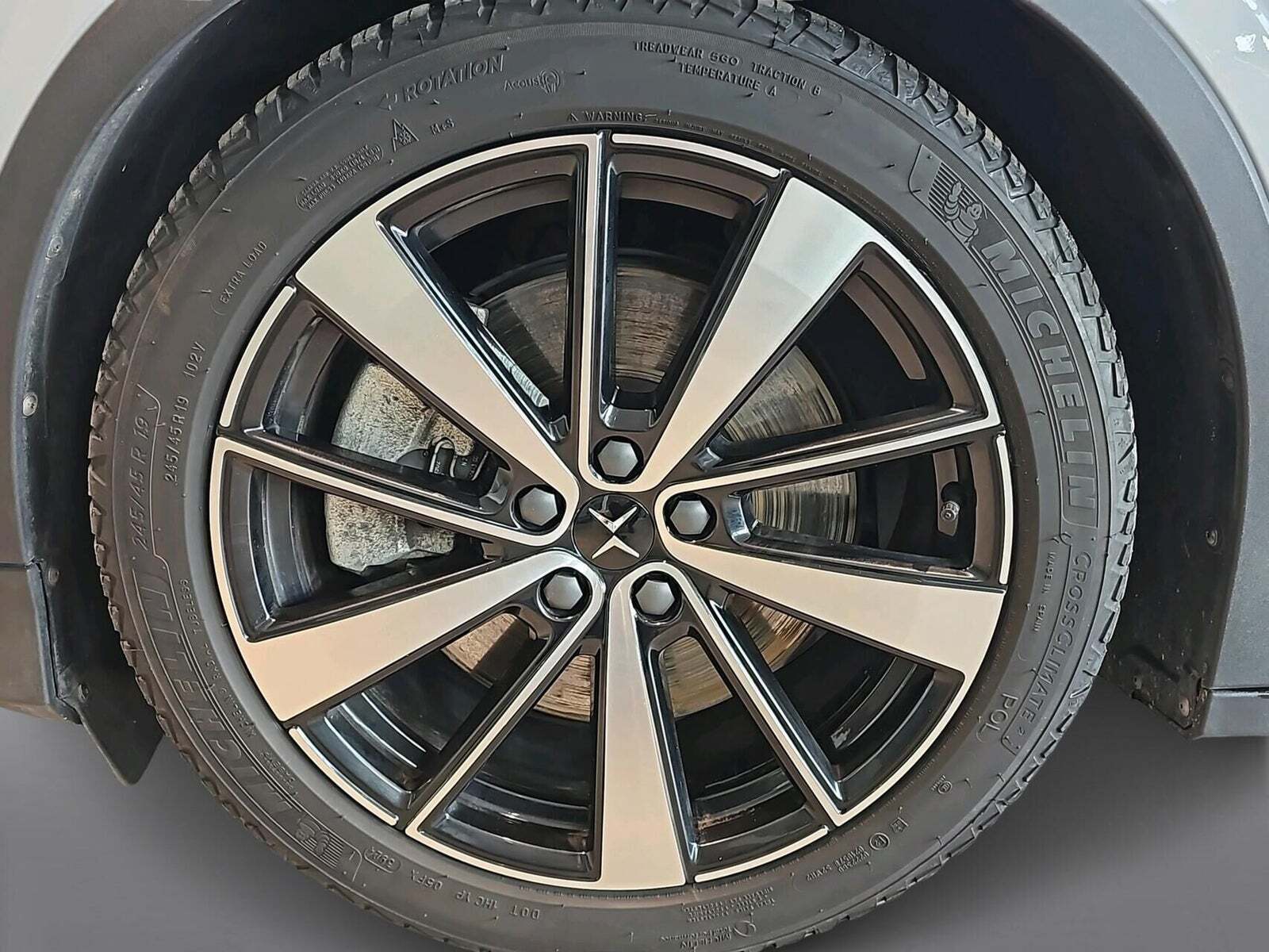 Hvid Polestar 2 fra 2023