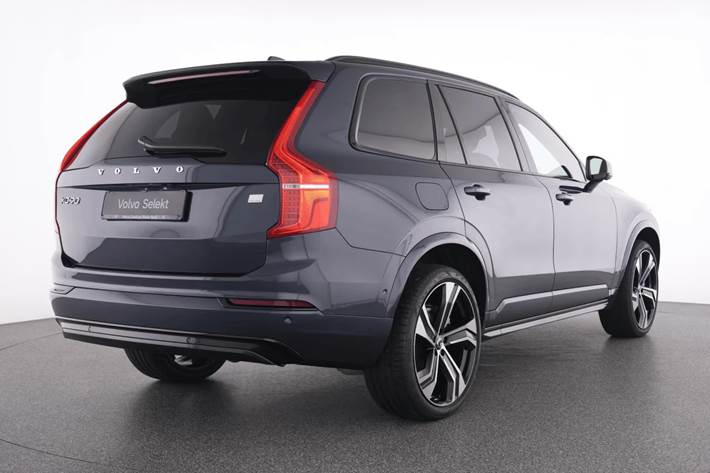 Blå Volvo XC90 fra 2022