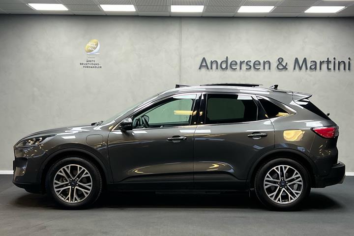 Grå Ford Kuga fra 2020