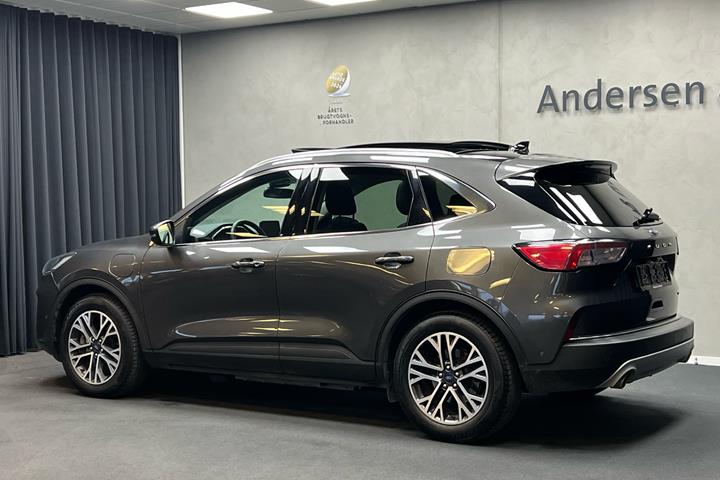 Grå Ford Kuga fra 2020