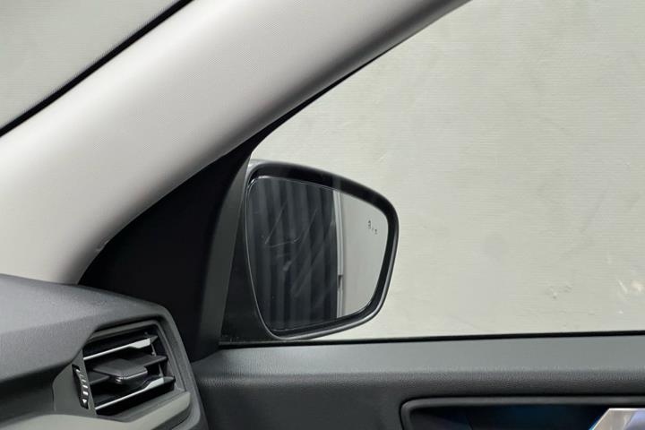 Grå Ford Kuga fra 2020