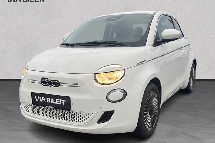 Hvid Fiat 500e fra 2024
