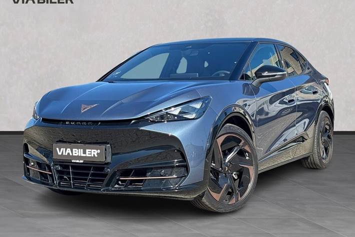 Blå Cupra Tavascan fra 2024 set udefra