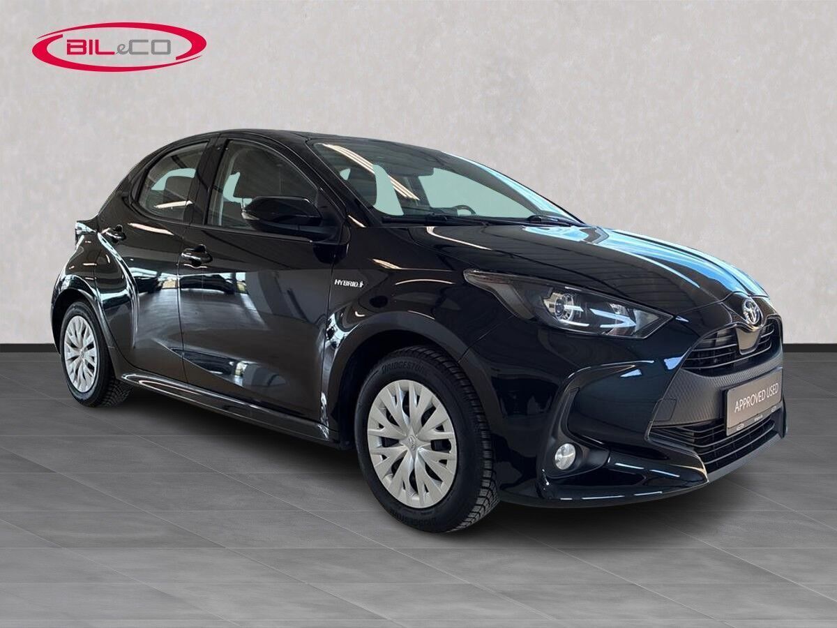Sort Toyota Yaris fra 2021