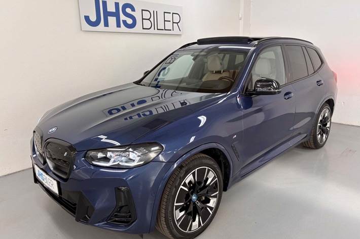 Blå BMW iX3 fra 2023