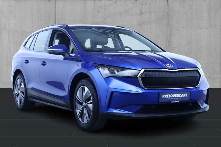 Blå Skoda Enyaq fra 2023