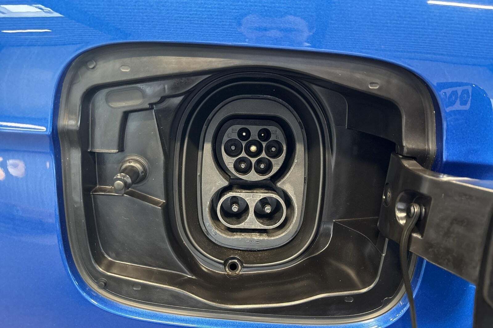 Blå Skoda Enyaq fra 2023