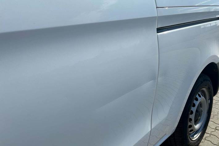 Hvid Mercedes Vito 114 fra 2020