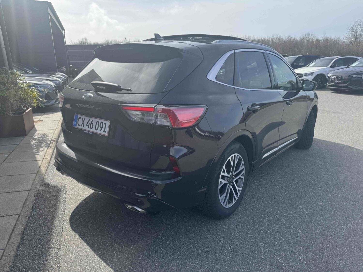 Ford Kuga 2,5 PHEV Vignale CVT