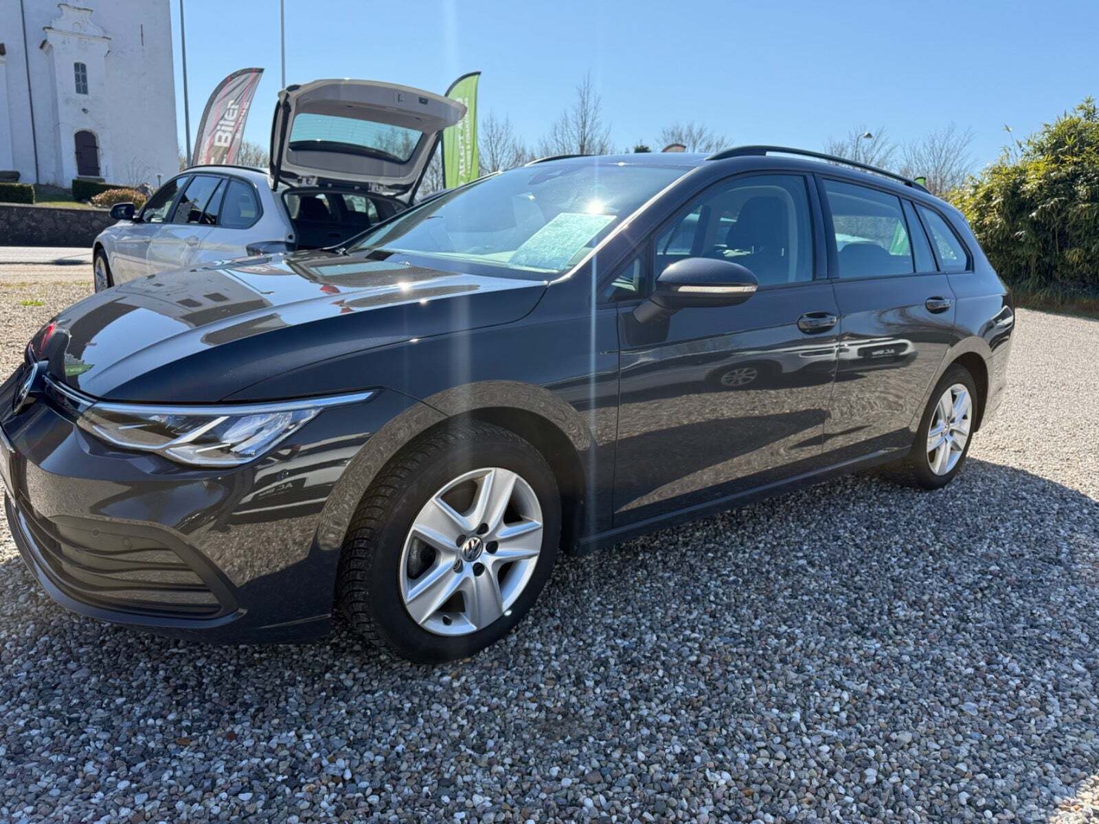 Grå VW Golf VIII fra 2022