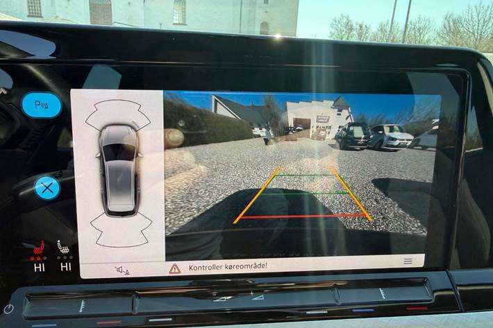 Grå VW Golf VIII fra 2022