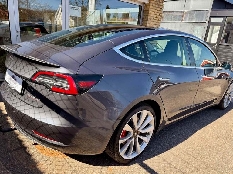 Tesla Model 3 Performance AWD