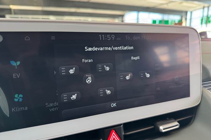 Blå Hyundai Ioniq 5 fra 2024