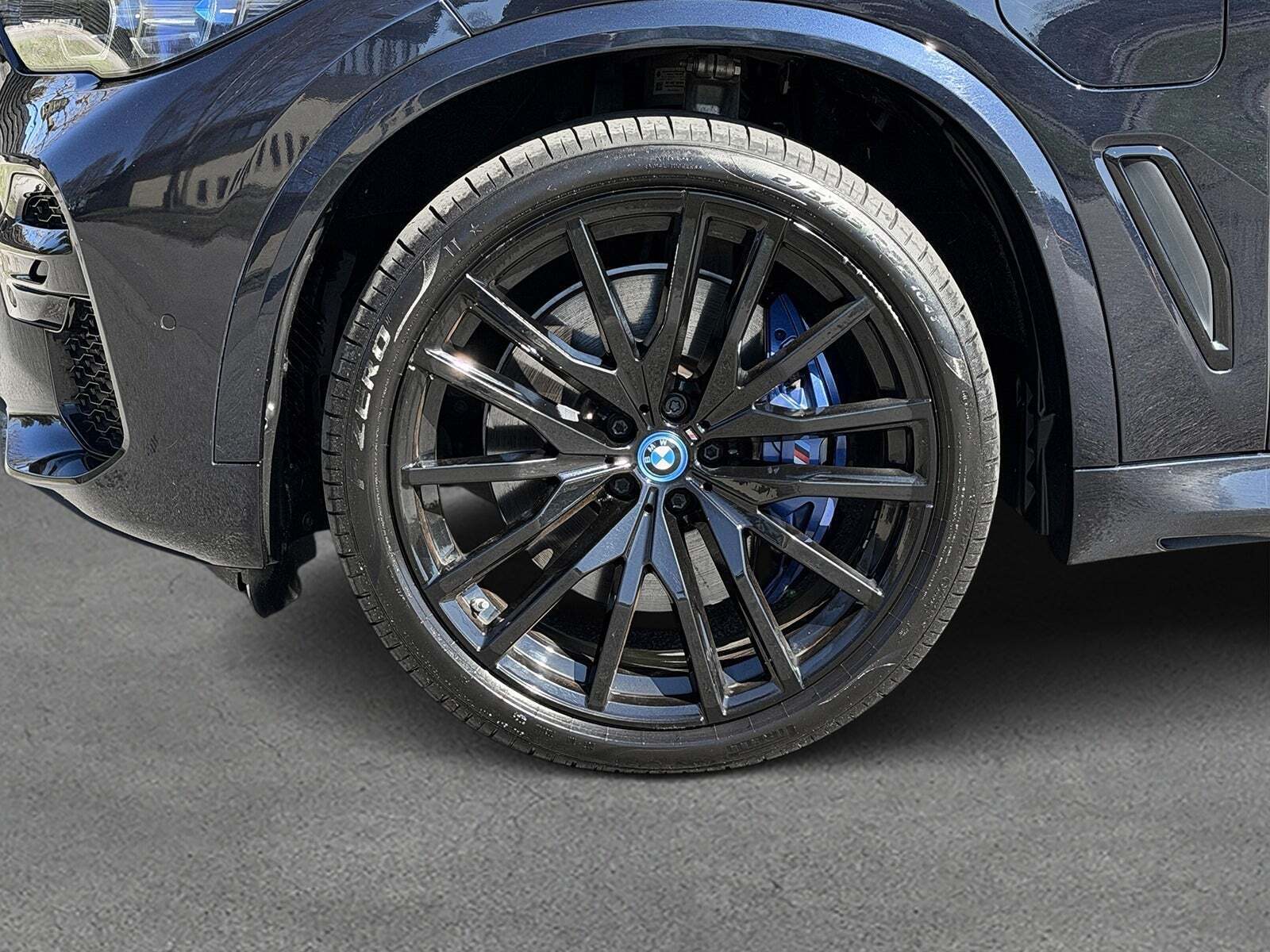 Sort BMW X5 fra 2022