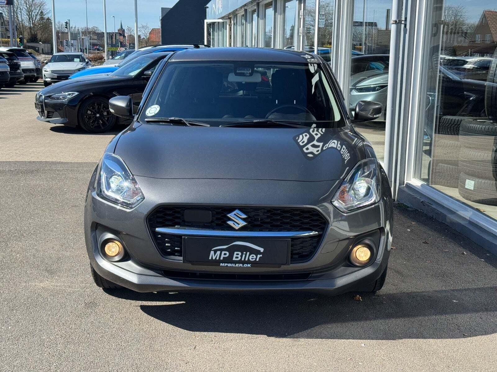 Grå Suzuki Swift fra 2021