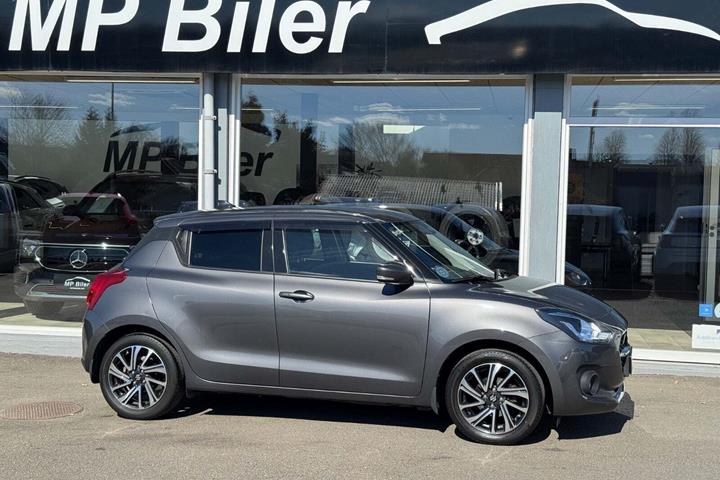 Grå Suzuki Swift fra 2021