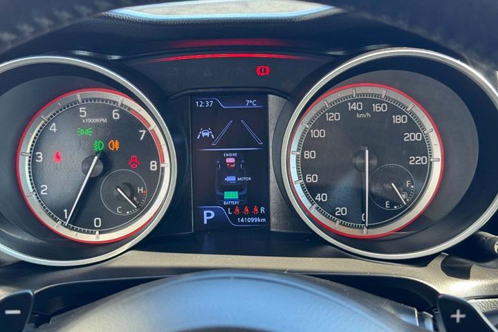 Grå Suzuki Swift fra 2021