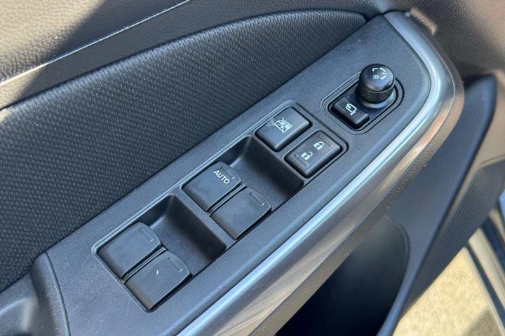 Grå Suzuki Swift fra 2021