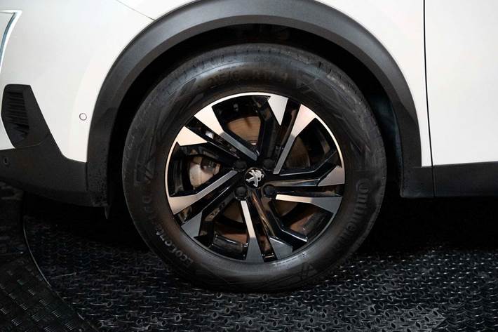 Hvid Peugeot e-2008 fra 2023