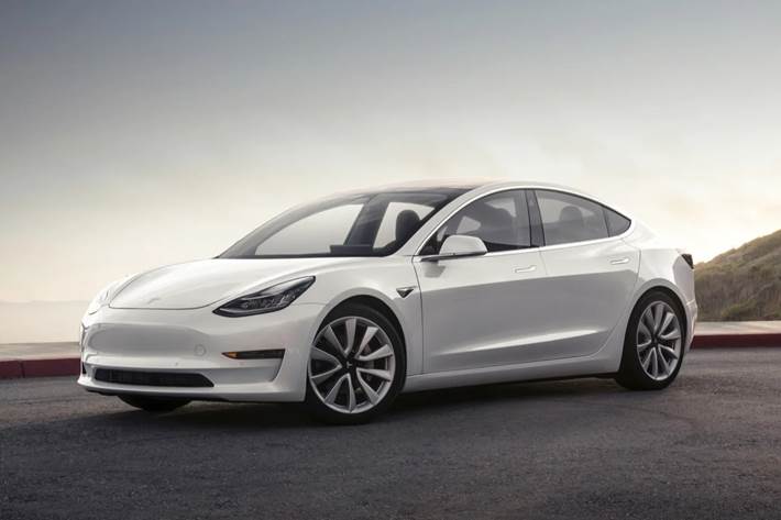 Hvid Tesla Model 3 fra 2019