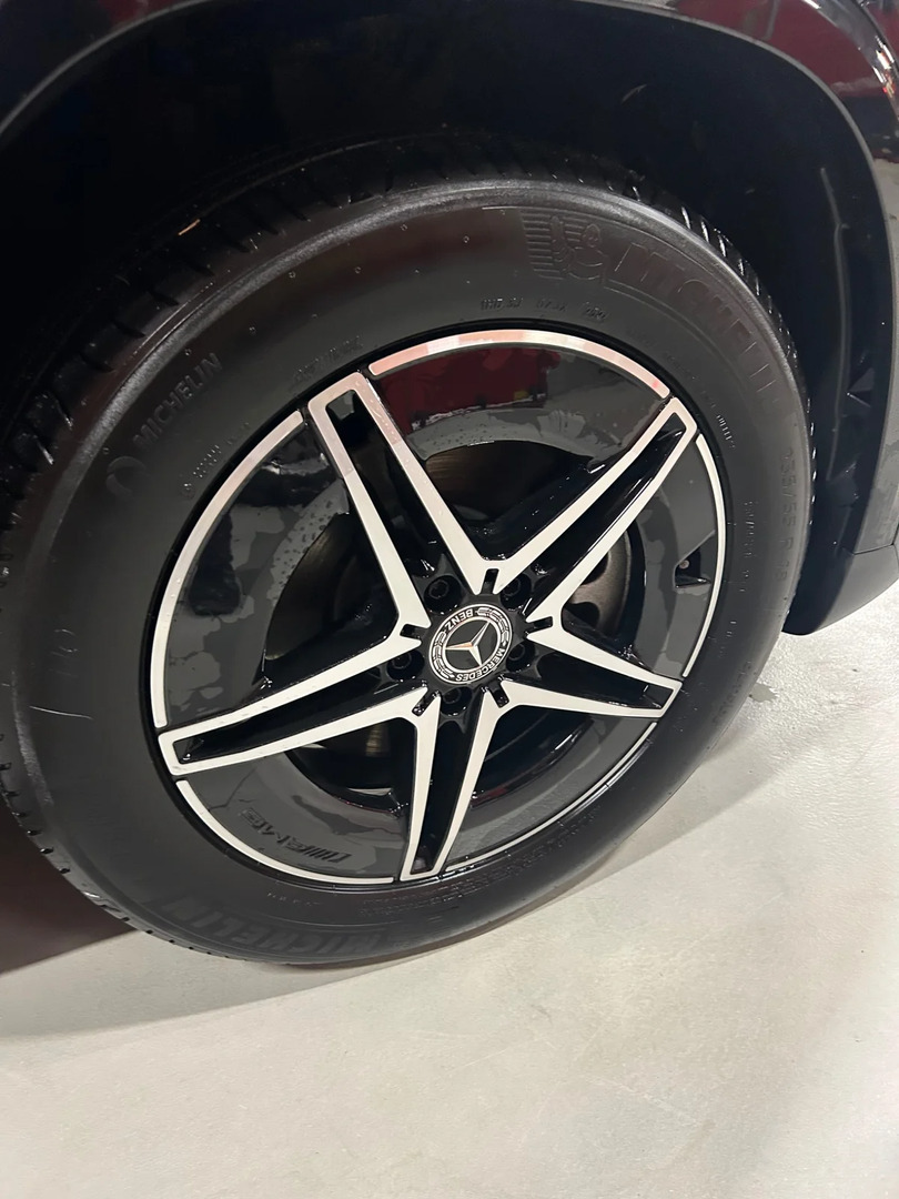 Sort Mercedes EQA250+ fra 2024