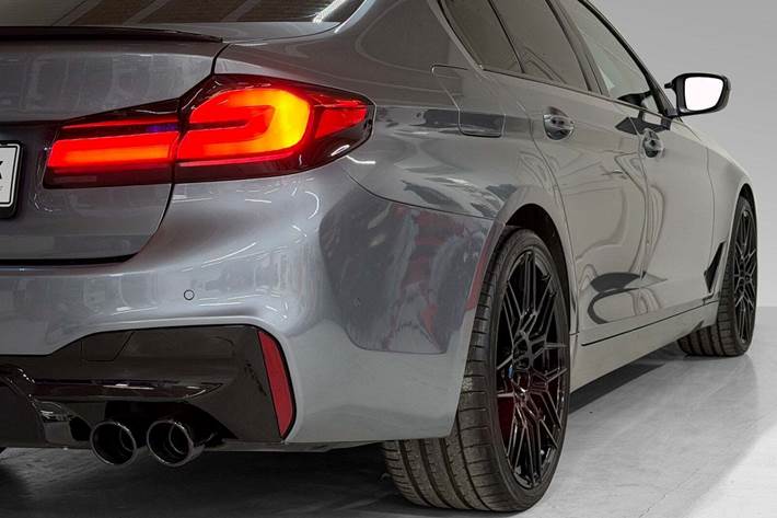 Sort BMW 530d fra 2017