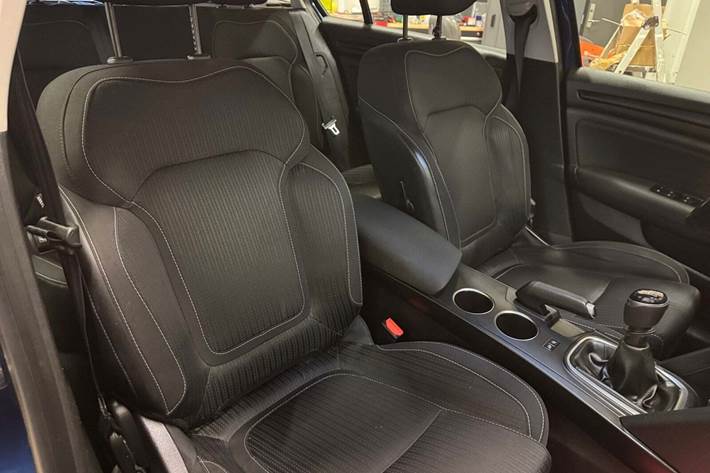 Blå Renault Megane IV fra 2017