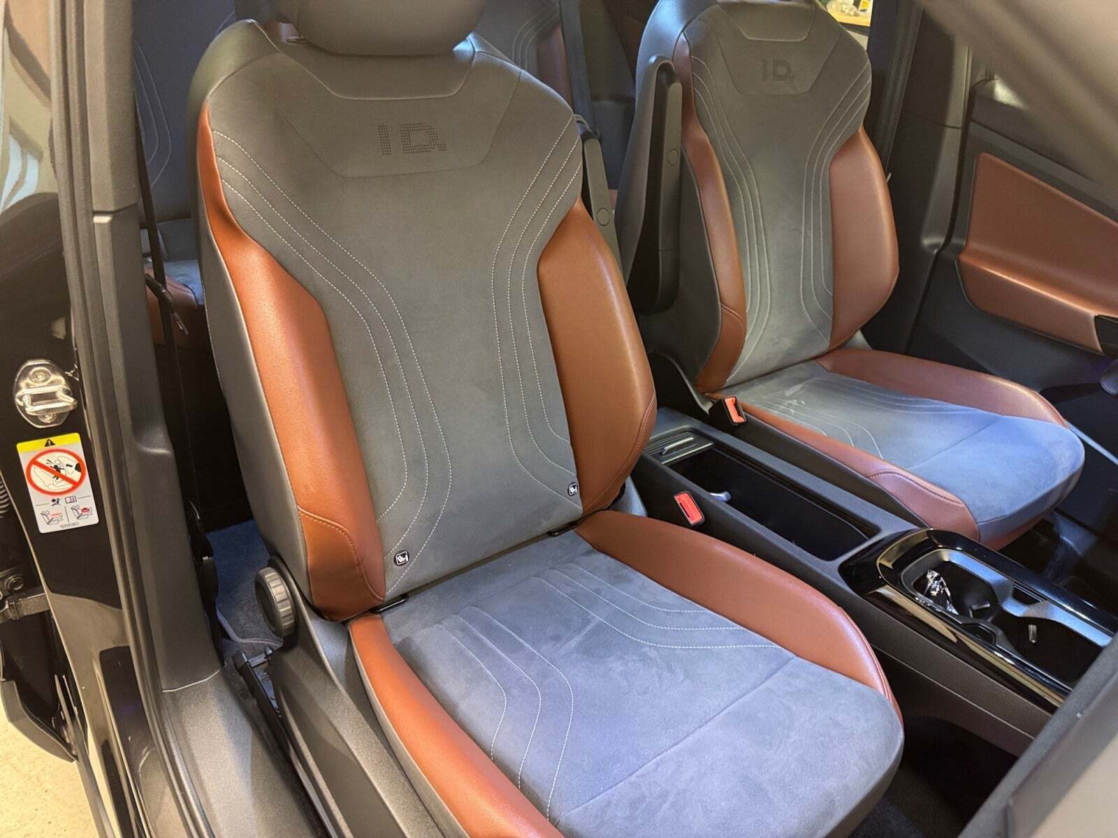 Grå VW ID.4 fra 2021