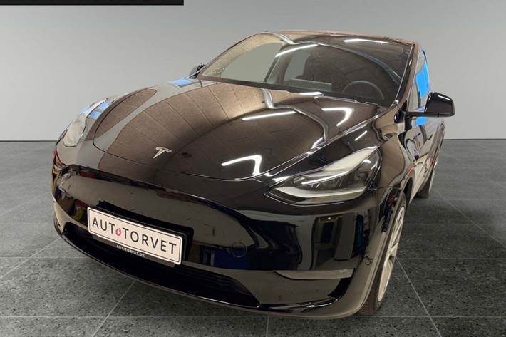 Sort Tesla Model Y fra 2023