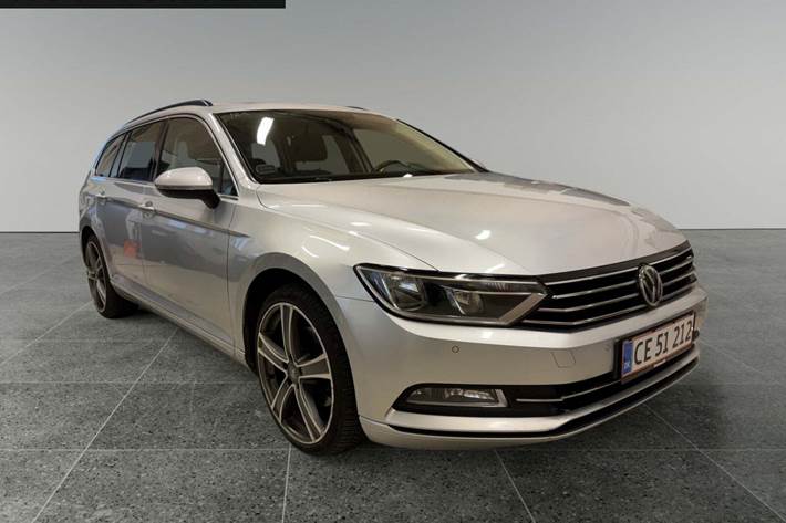 Sølv VW Passat fra 2015