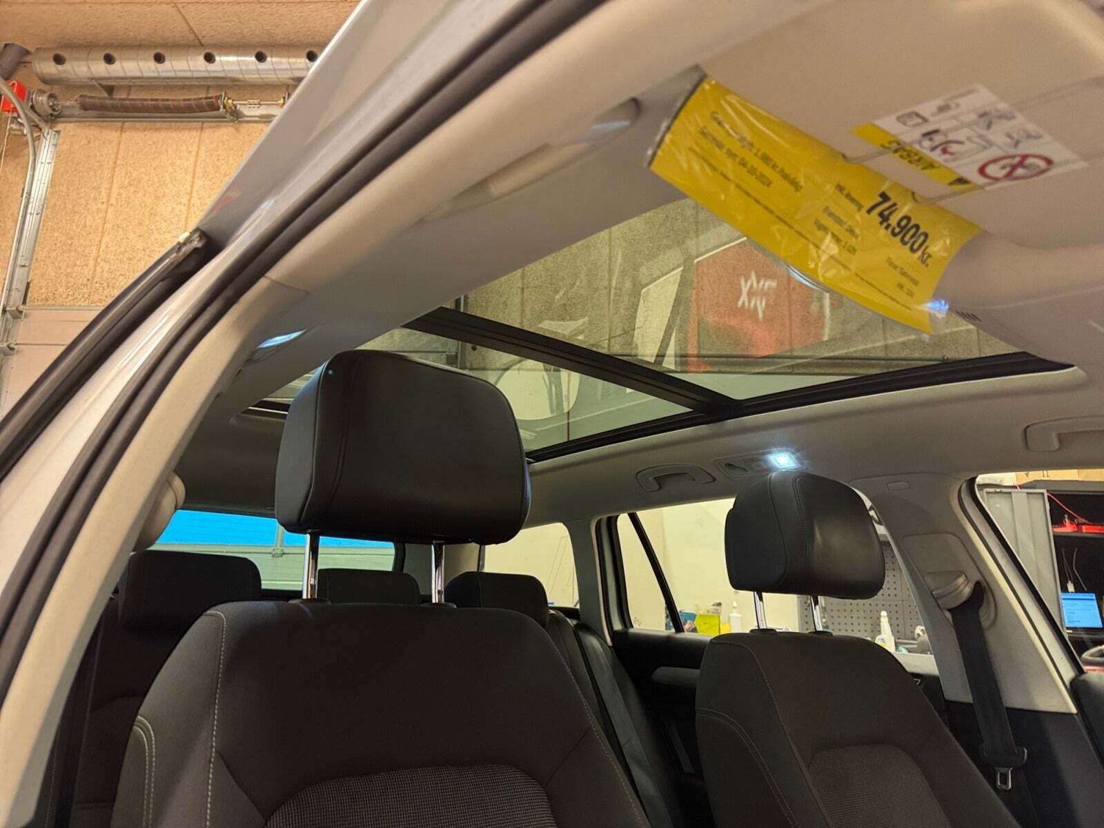 Sølv VW Passat fra 2015