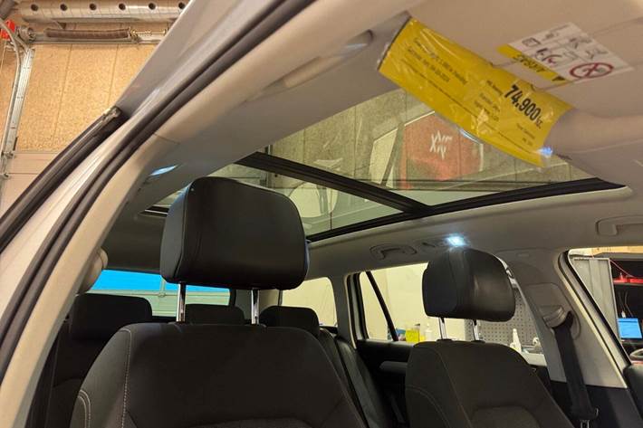 Sølv VW Passat fra 2015