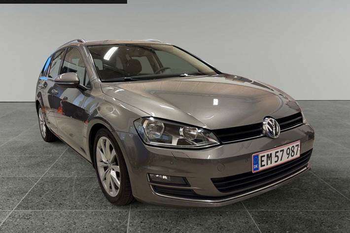 Grå VW Golf VII fra 2015