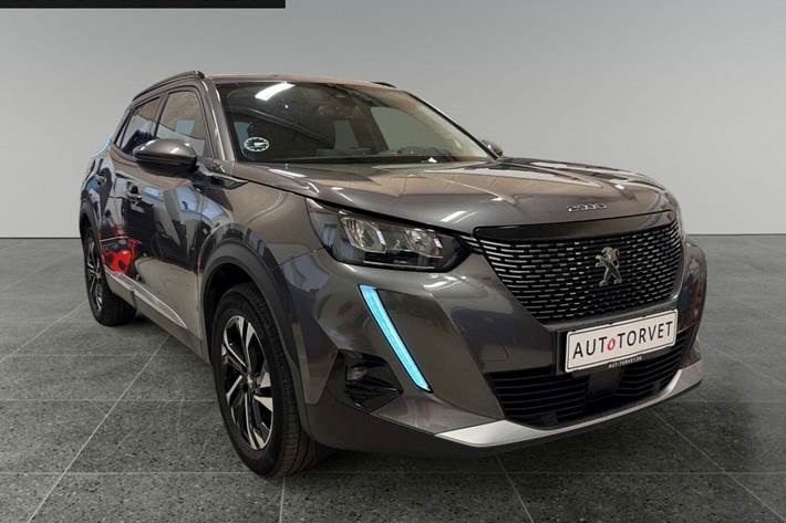Grå Peugeot 2008 fra 2021