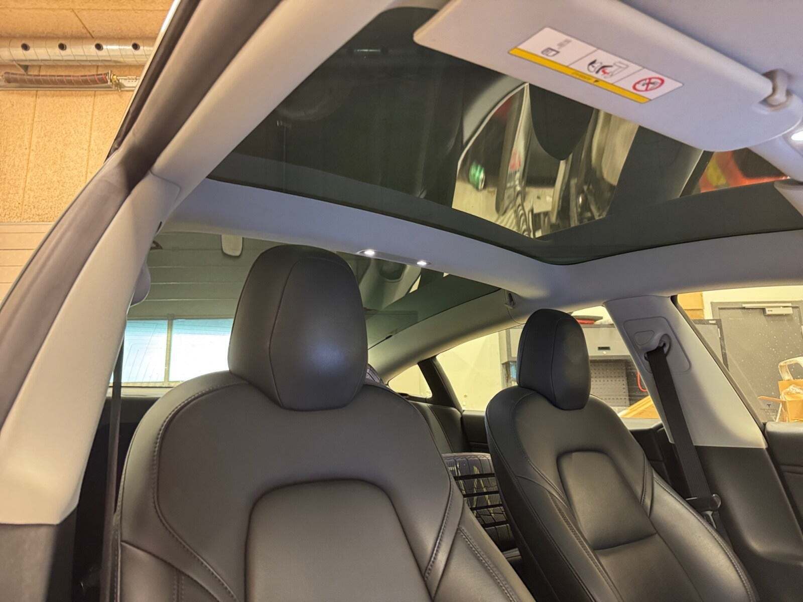 Sort Tesla Model 3 fra 2019