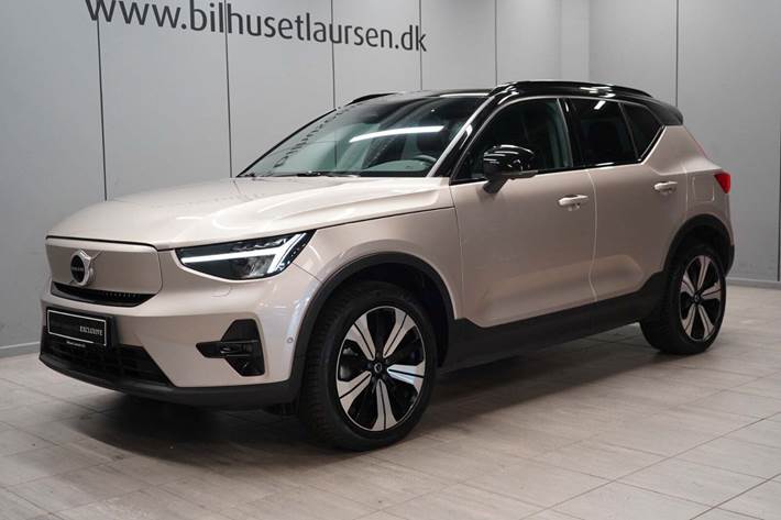 Orange Volvo XC40 fra 2023