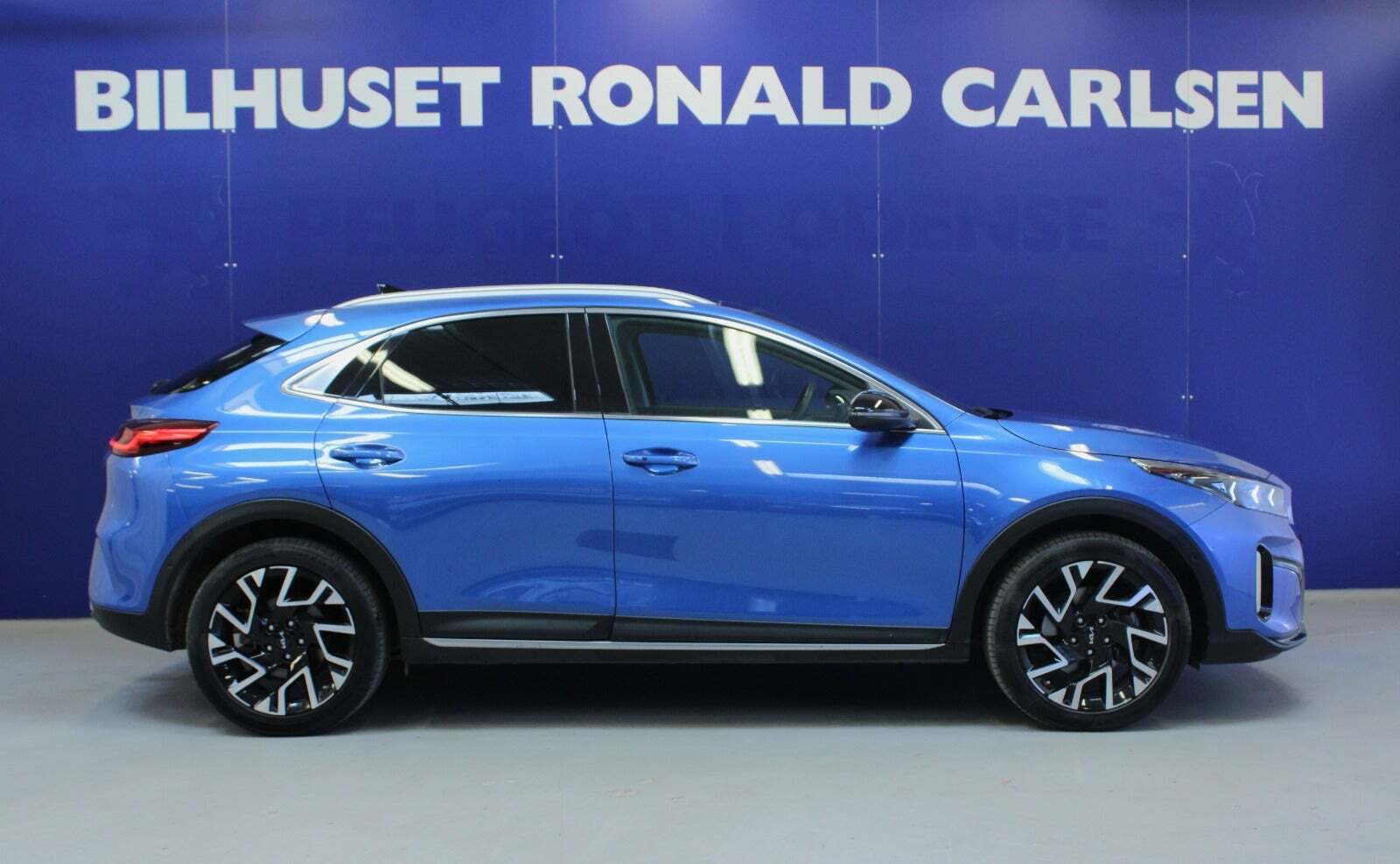 Blå Kia XCeed fra 2023