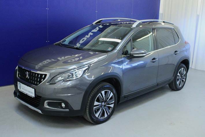 Grå Peugeot 2008 fra 2019