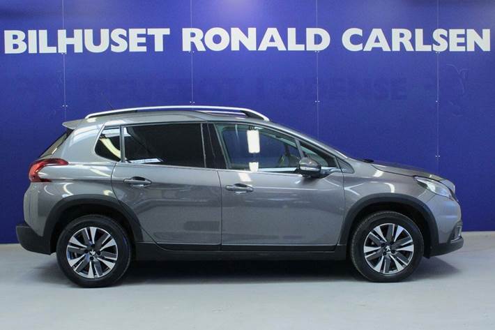 Grå Peugeot 2008 fra 2019