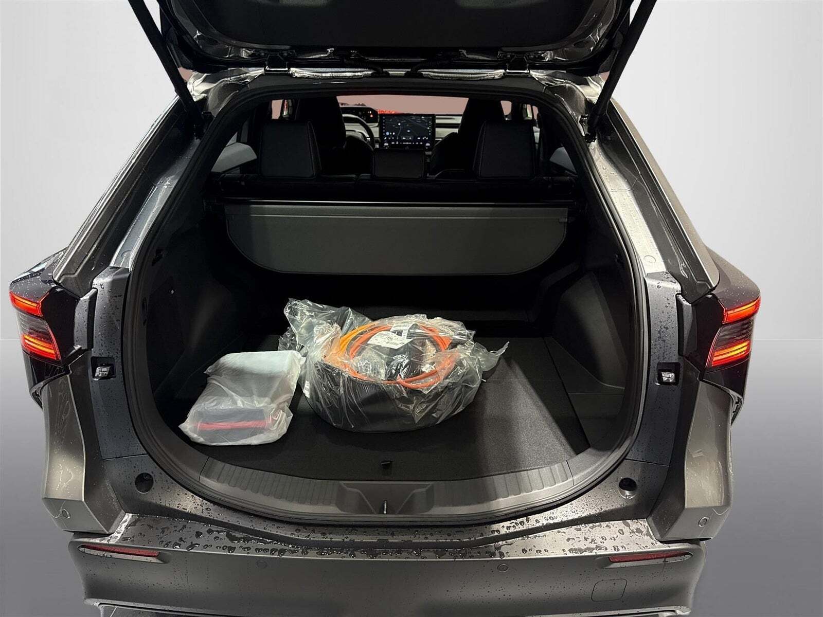 Grå Toyota BZ4X fra 2026